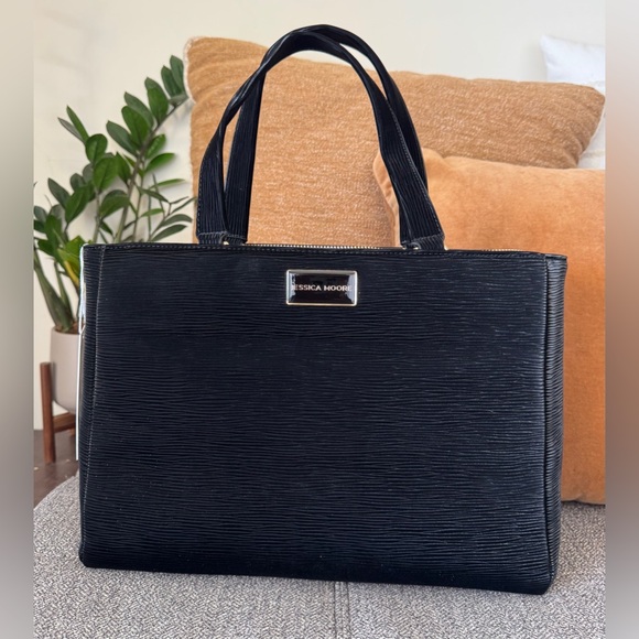 Jessica Moore Handbags - Jessica Moore Black Textured Travel Tote Bag NWT